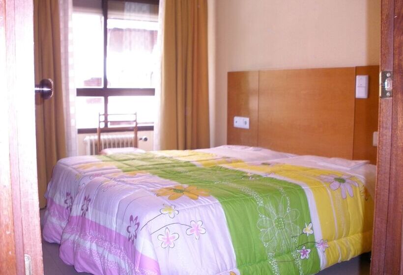 Fotos del hotel Hispania Residence:  8