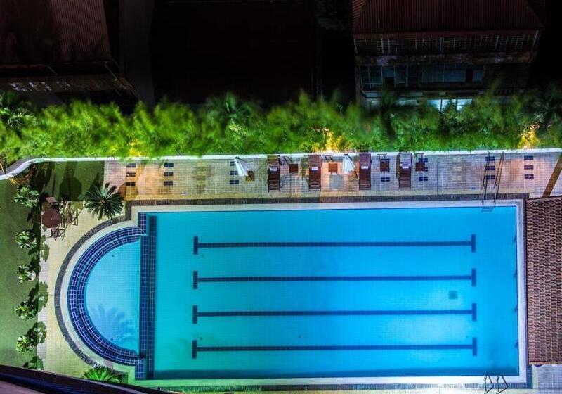 Fotos del hotel Rose Garden Residences:  9