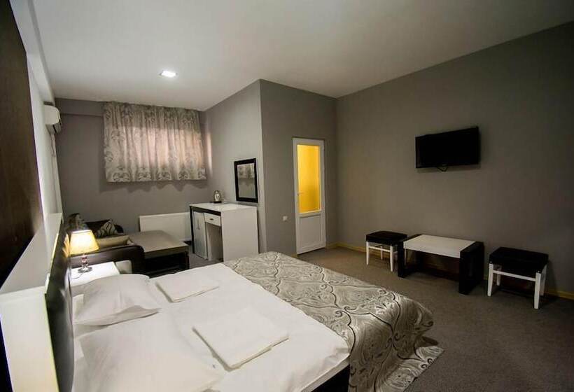 Fotos del hotel Batoni Near Airport:  16