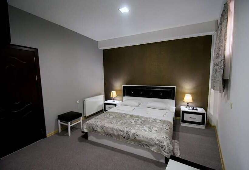 Fotos del hotel Batoni Near Airport:  13