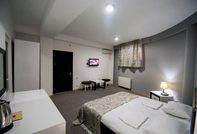 Fotos del hotel Batoni Near Airport:  11