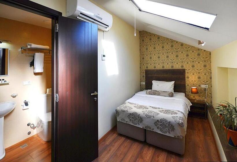 Tekla Palace By Urban S