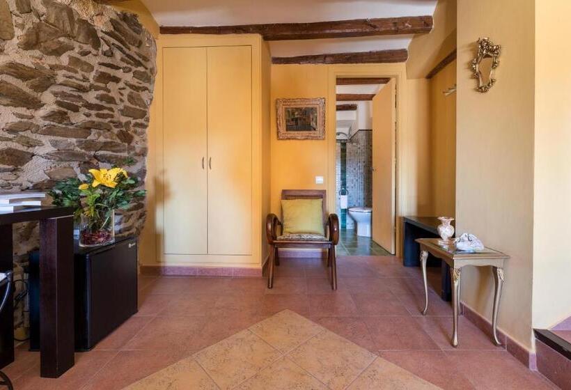 Fotos del hotel & Restaurant Cal Llop:  14