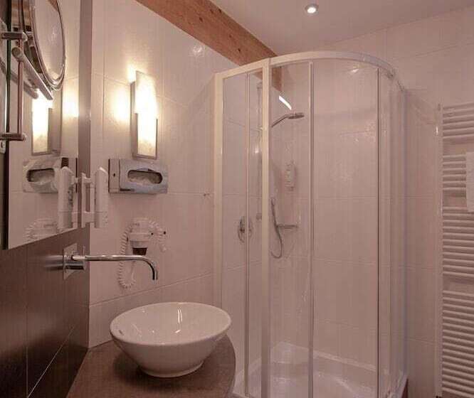 Fotos del hotel Schindler Hotel Simple But Excellent:  11