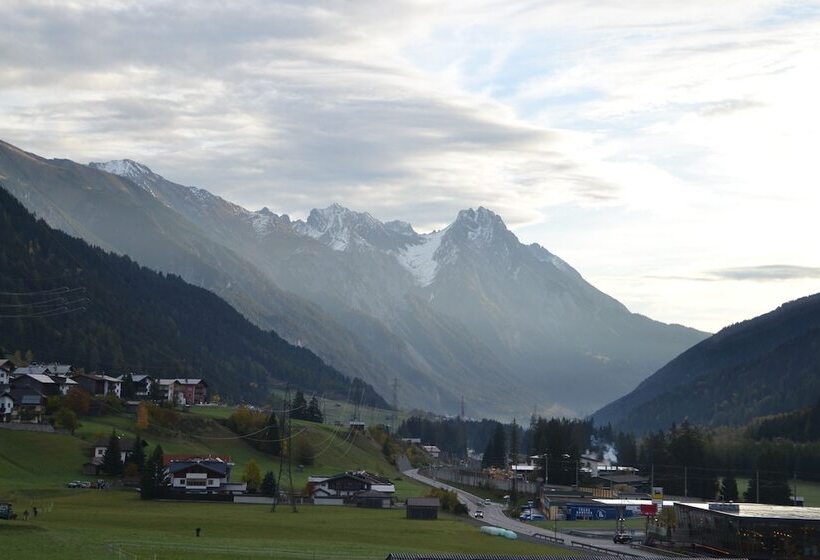 Fotos del hotel Schindler Hotel Simple But Excellent:  8