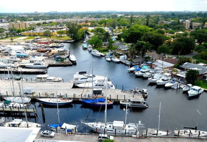 Fotos del hotel River Oaks Marina & Tower:  7