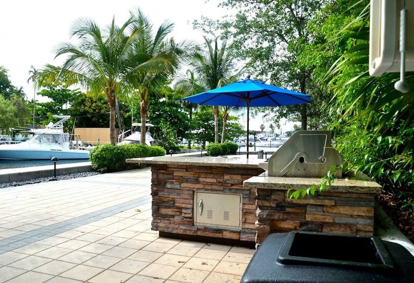 Fotos del hotel River Oaks Marina & Tower:  6