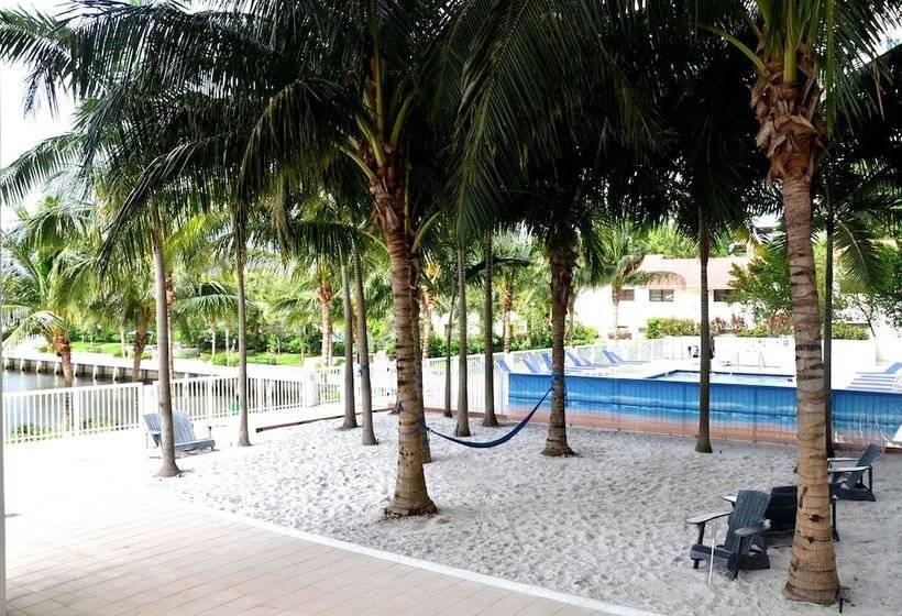 Fotos del hotel River Oaks Marina & Tower:  5