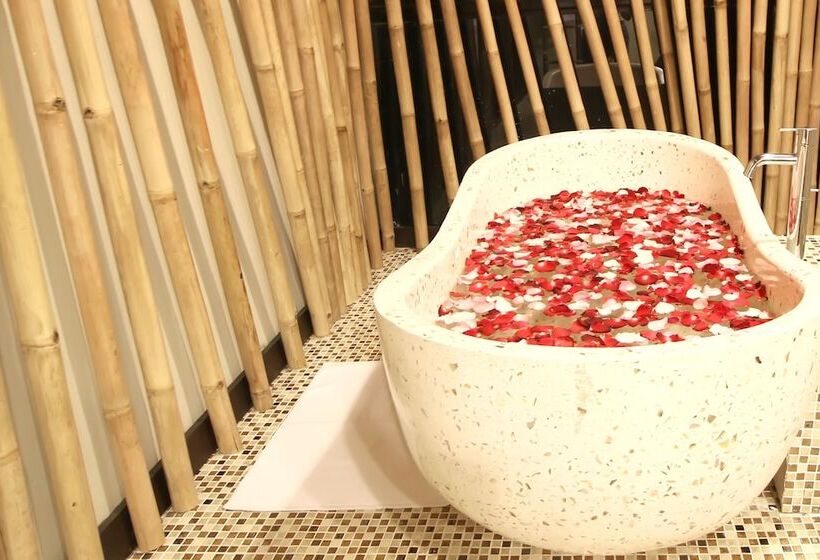 Fotos del hotel Seminyak Suites:  2