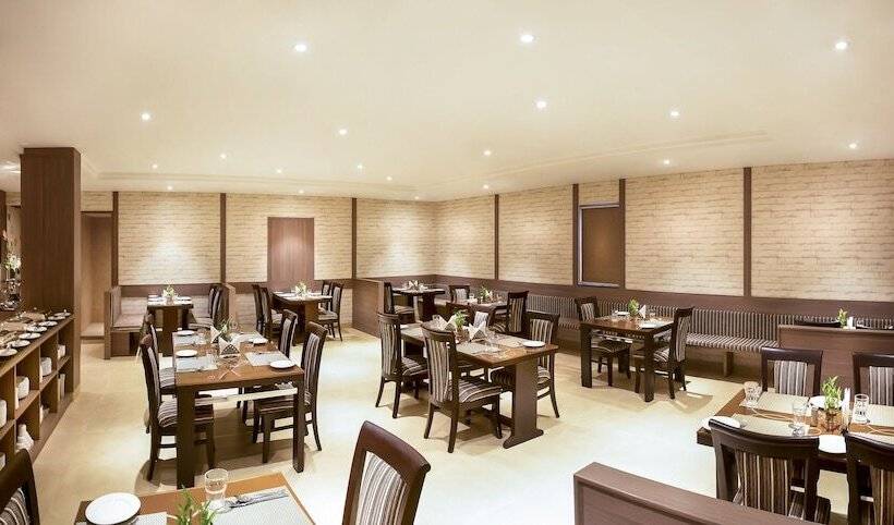 Fotos del hotel The Lotus Hotel Sameera:  5