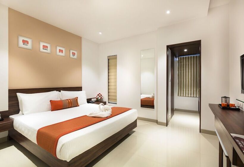 The Lotus Hotel Sameera