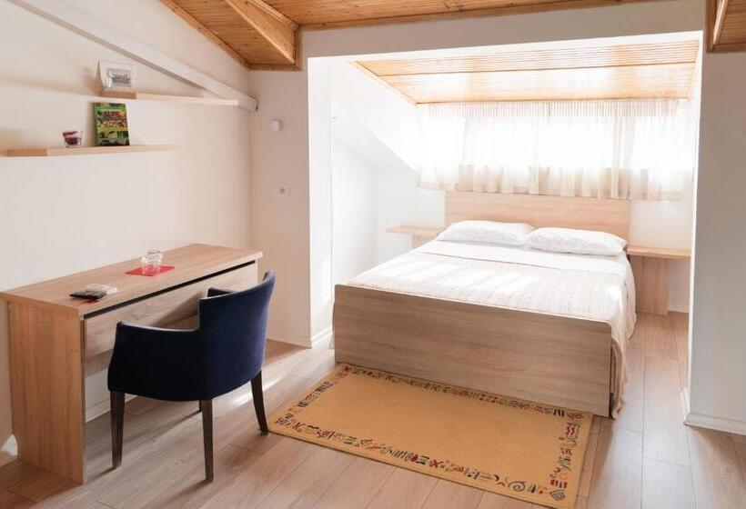 Fotos del hotel Artistic Tirana Blloku:  8