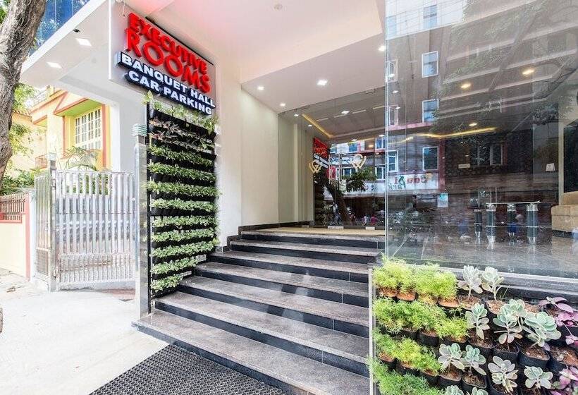 Fotos del hotel Treebo Trend Greenwood Premier Suites:  15