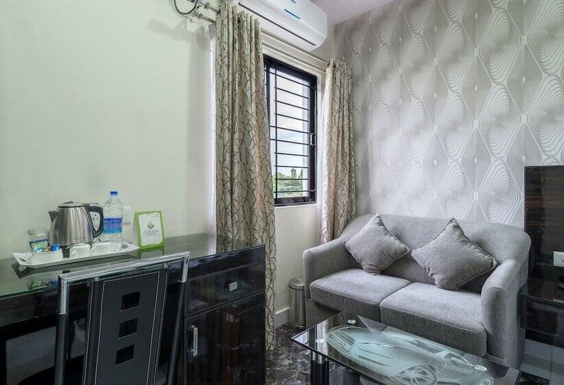 Fotos del hotel Treebo Trend Greenwood Premier Suites:  2