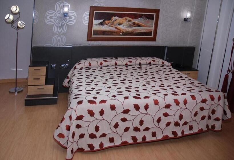 Fotos del hotel Villa De Cacabelos:  16