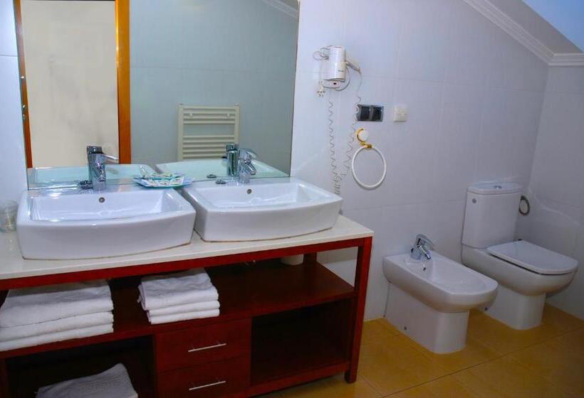 Fotos del hotel Villa De Cacabelos:  8