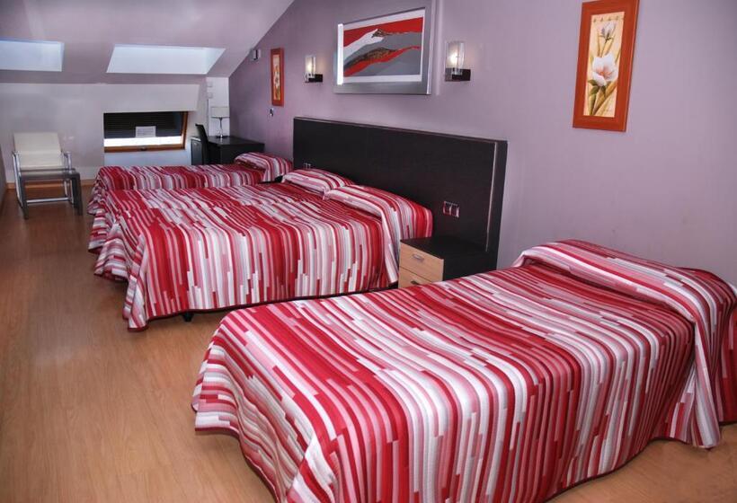 Fotos del hotel Villa De Cacabelos:  15