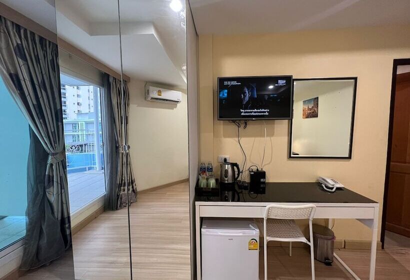 Icheck Inn Sukhumvit 22