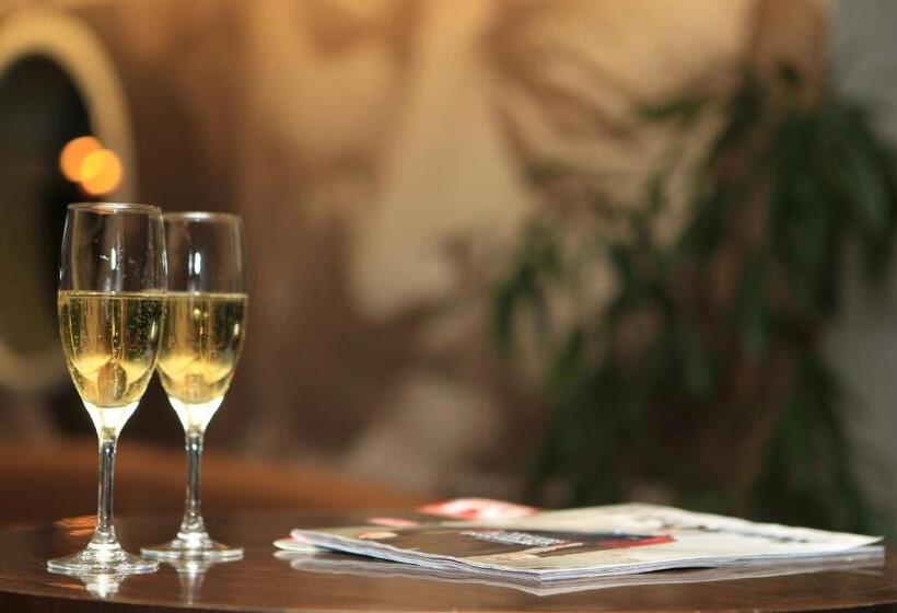 Fotos del hotel The Originals,  Qualys Reimstinqueux:  16