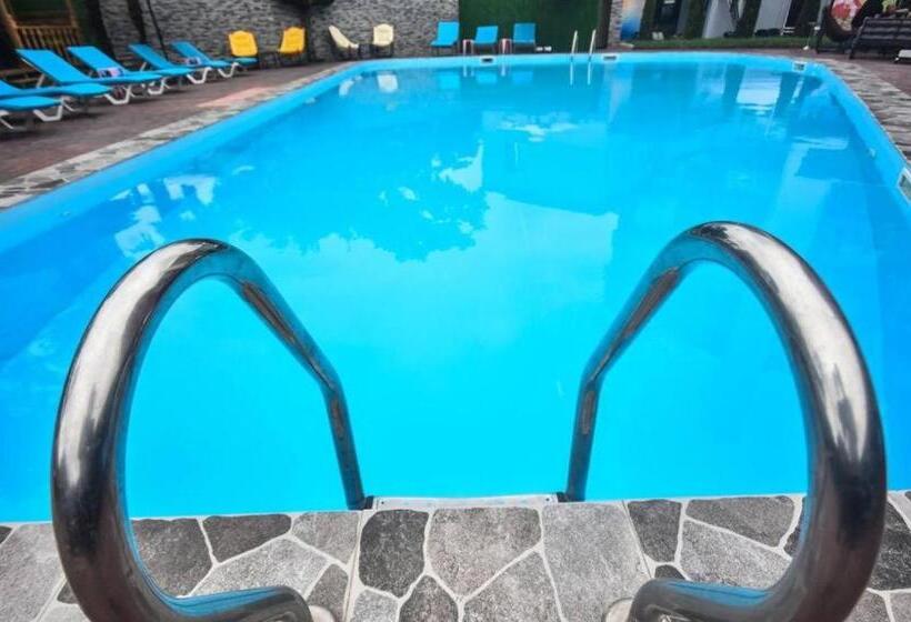 Grand Georgian Palace