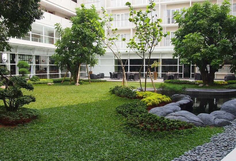 Fotos del hotel Treepark Serviced Apartment Karawang:  25