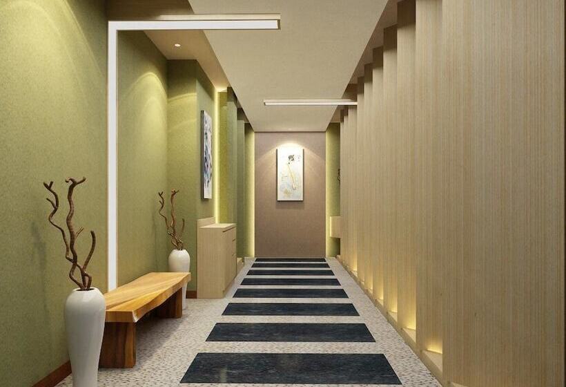 Fotos del hotel Treepark Serviced Apartment Karawang:  3