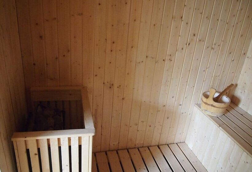 Fotos del hotel Treepark Serviced Apartment Karawang:  5