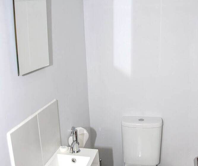 Fotos del hotel Base Serviced Apartments  City Road:  6