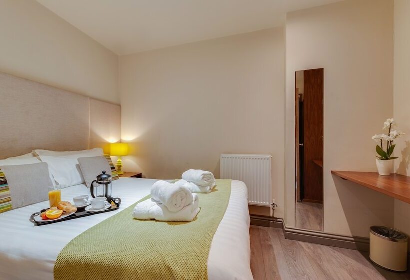 Base Serviced Apartments  City Road