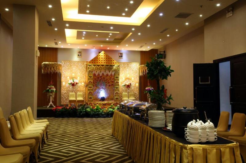 Fotos del hotel Continent Centrepoint Panakkukang:  7