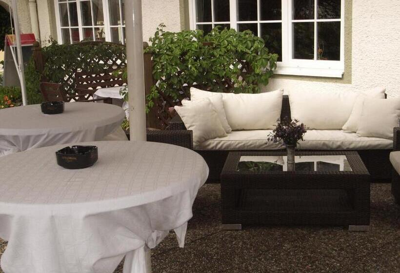 Fotos del hotel Zum Toni:  10