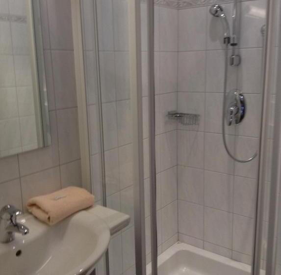 Fotos del hotel Zum Toni:  15