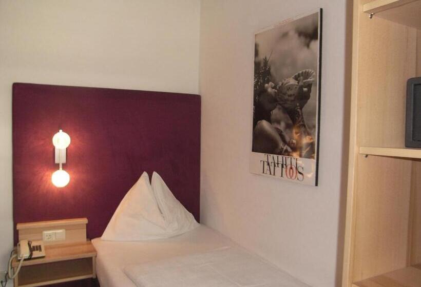 Fotos del hotel Zum Toni:  16