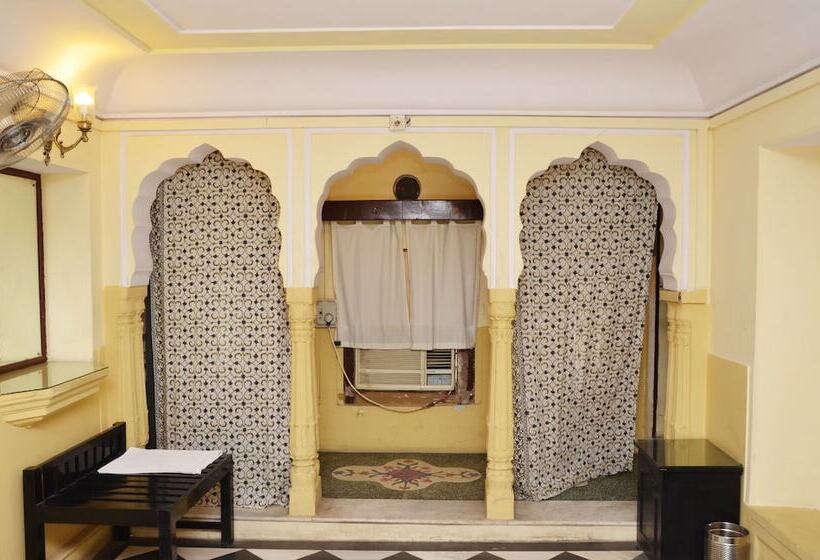 Fotos del hotel Karnot Mahal:  13