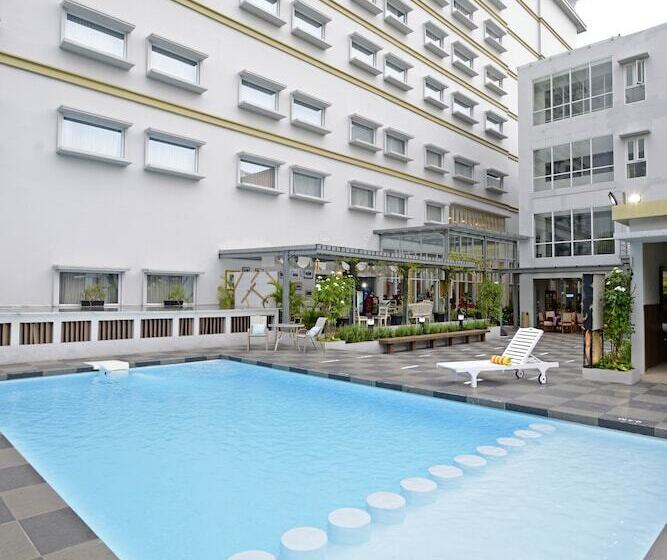 Fotos del hotel La Lisa Hotel Surabaya:  3