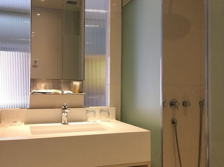 Fotos del hotel La Lisa Hotel Surabaya:  20