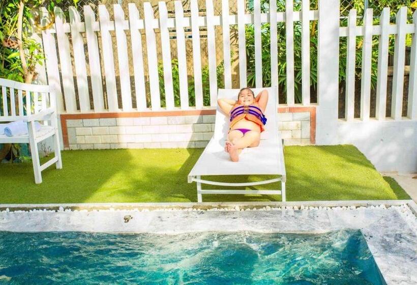 Riverside Pottery Village