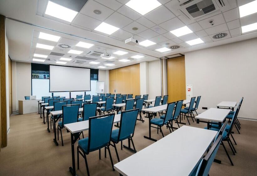 Fotos del hotel Q  Plus Katowice:  11