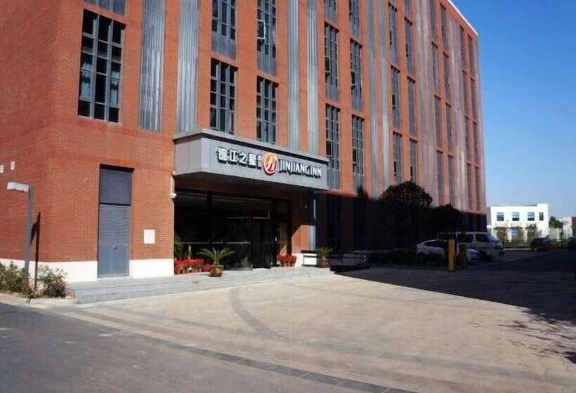 Jinjiang Inn Select Shanghai Chuansha Subway Station