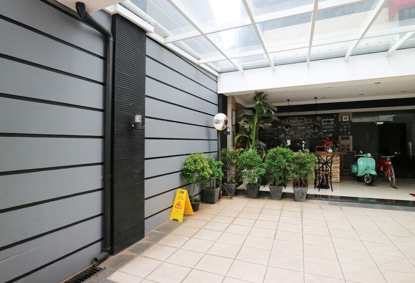 Fotos del hotel Raja Residence:  6