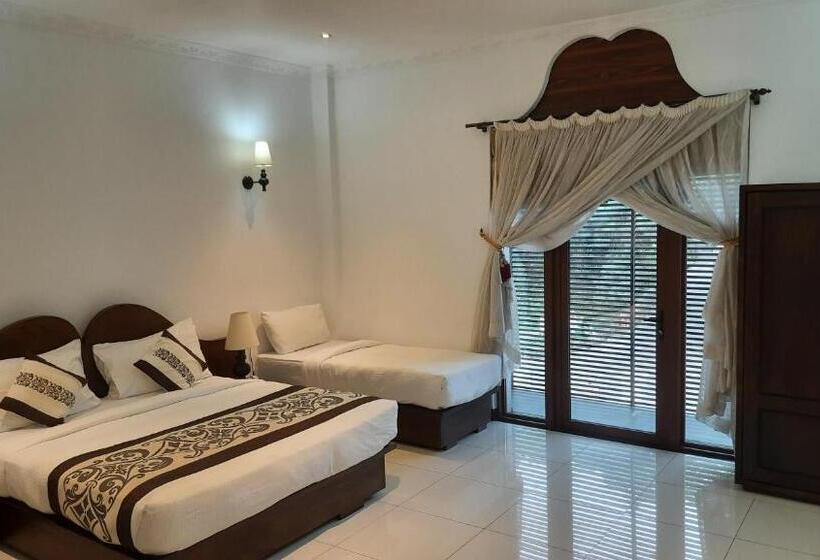 Fotos del hotel Royal Kandyan:  2