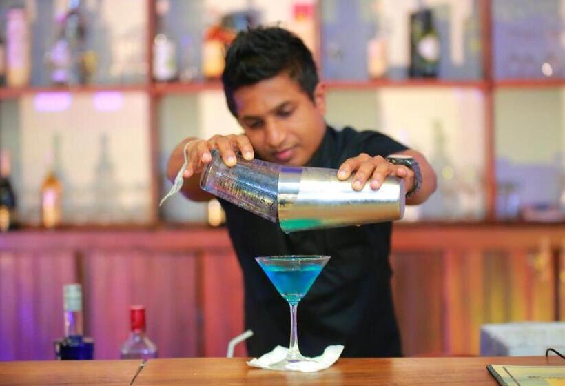 Fotos del hotel Royal Kandyan:  5