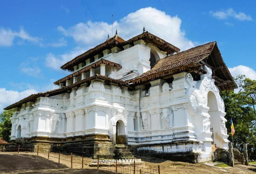 Fotos del hotel Royal Kandyan:  7