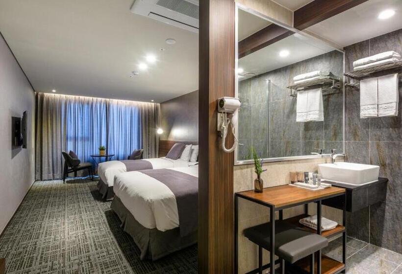 Fotos del hotel With Jeju:  2