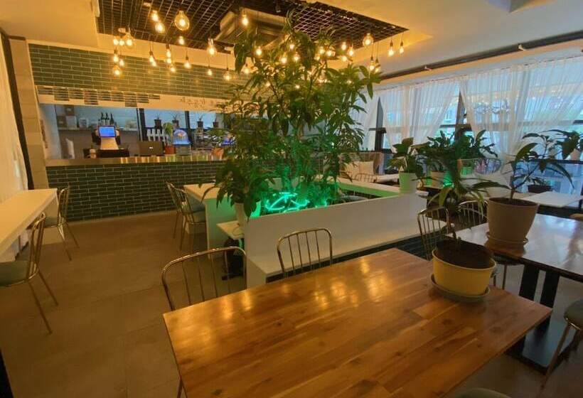 Fotos del hotel With Jeju:  4