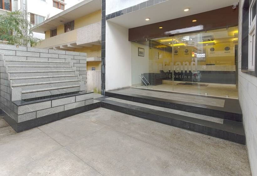 Fotos del hotel Treebo Grand Premier Suites:  9