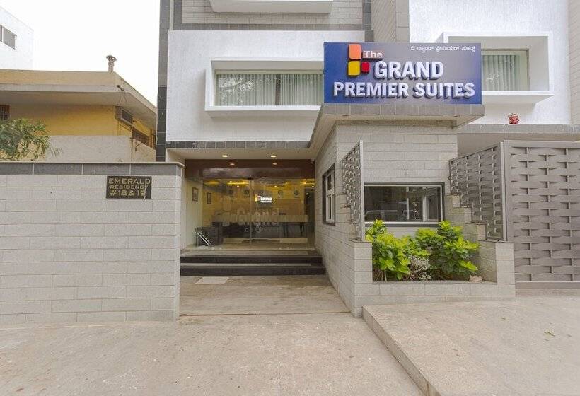 Fotos del hotel Treebo Grand Premier Suites:  5