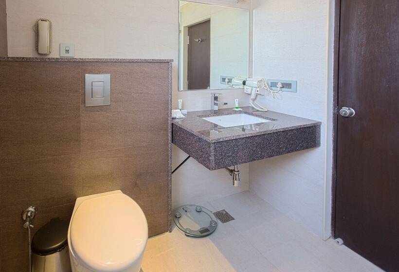 Fotos del hotel Treebo Grand Premier Suites:  4