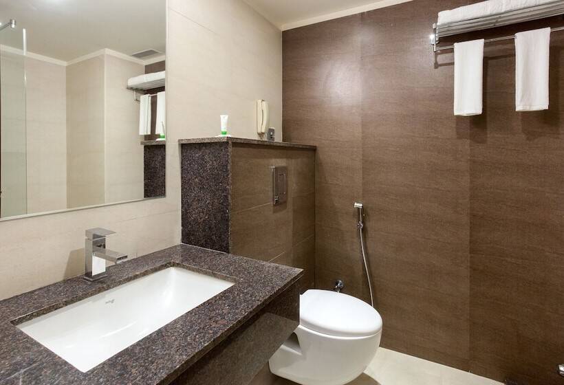 Fotos del hotel Treebo Grand Premier Suites:  8