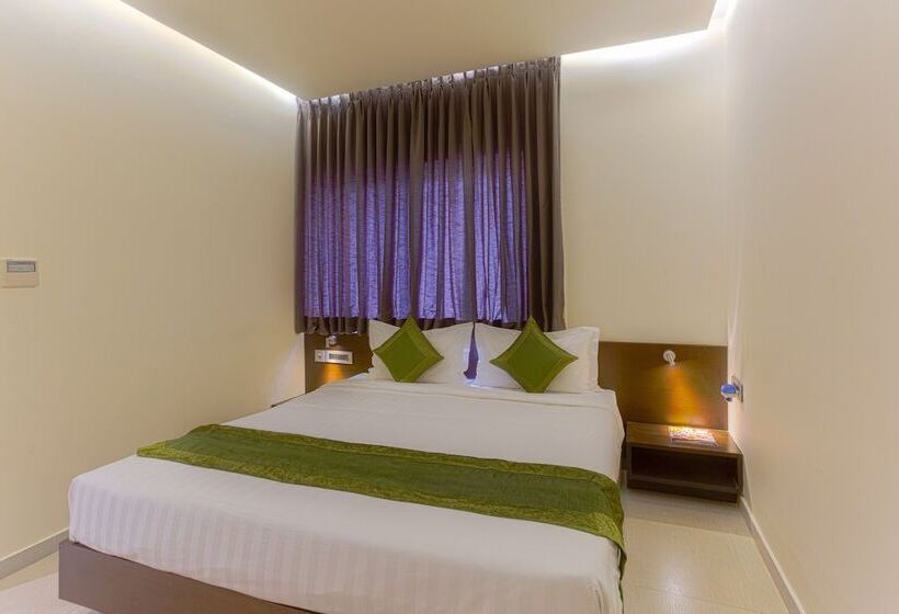 Fotos del hotel Treebo Grand Premier Suites:  2